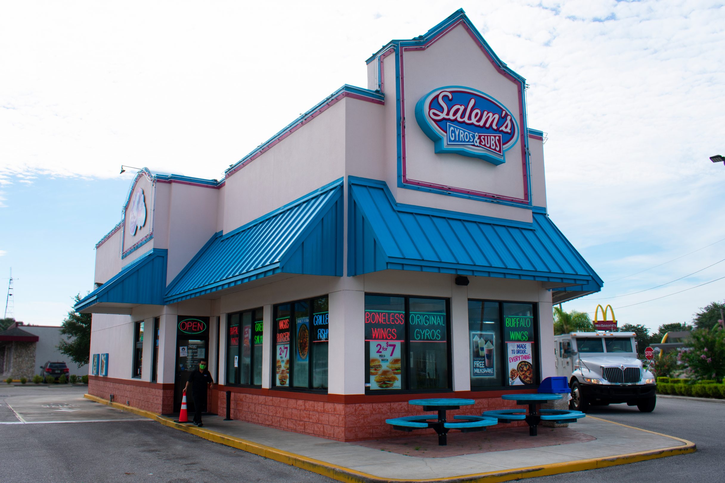 Salem's Fresh Eats in Auburndale